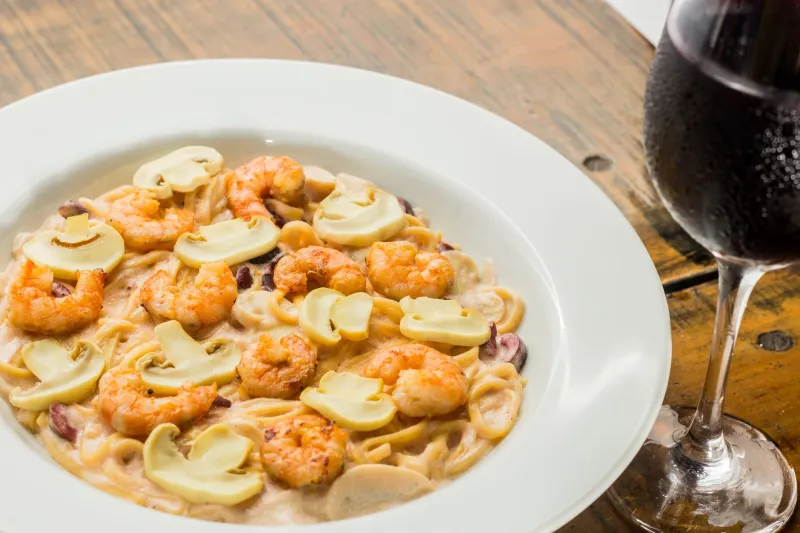 Dal bicchiere al piatto: come abbinare i vini italiani ai sapori di Pappa Carbone